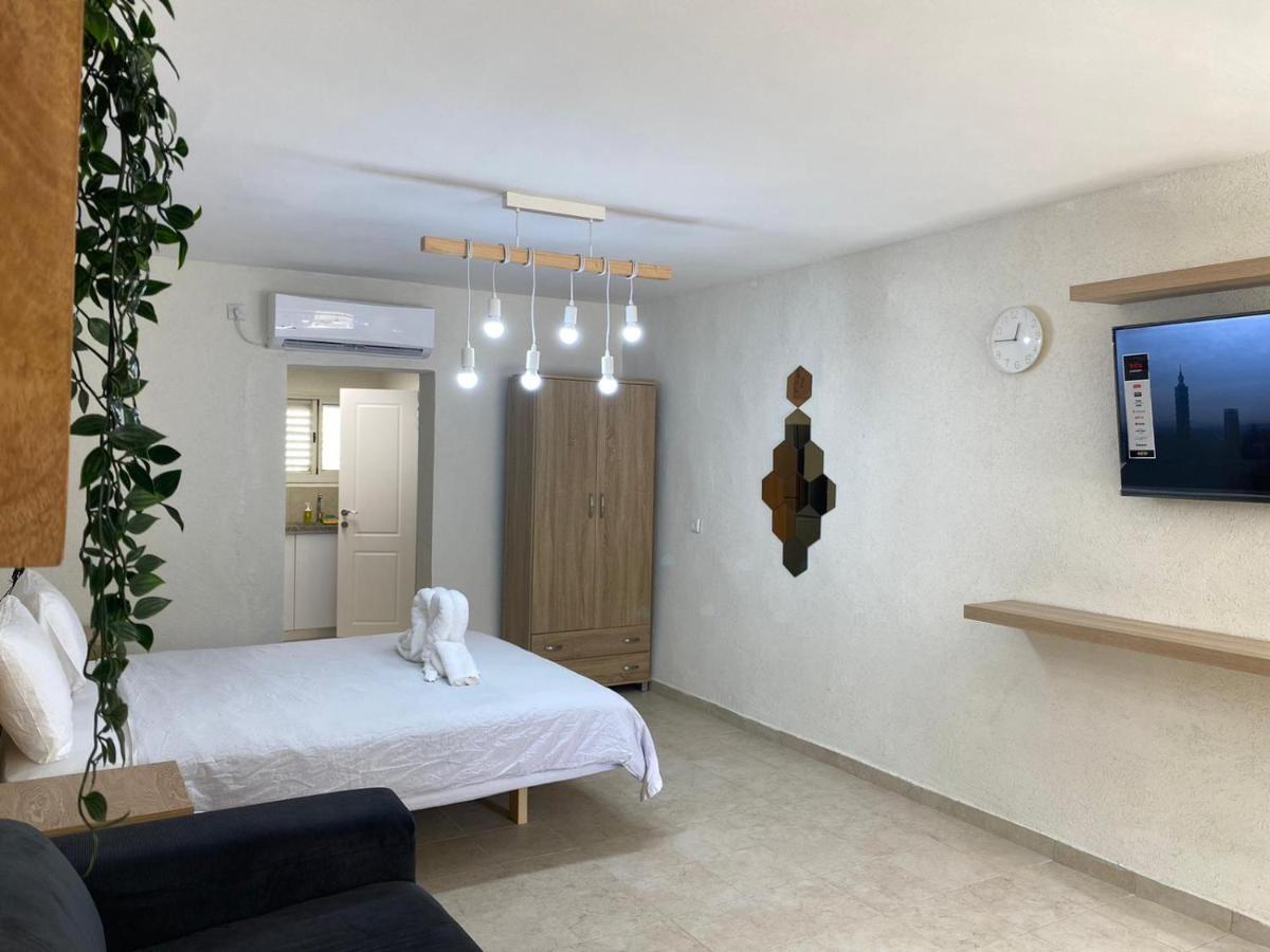 Maya Guest House - German Colony & Bahai Gardens, Хайфа Екстер'єр фото